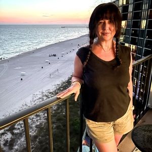 Meet your Posher, Melissa